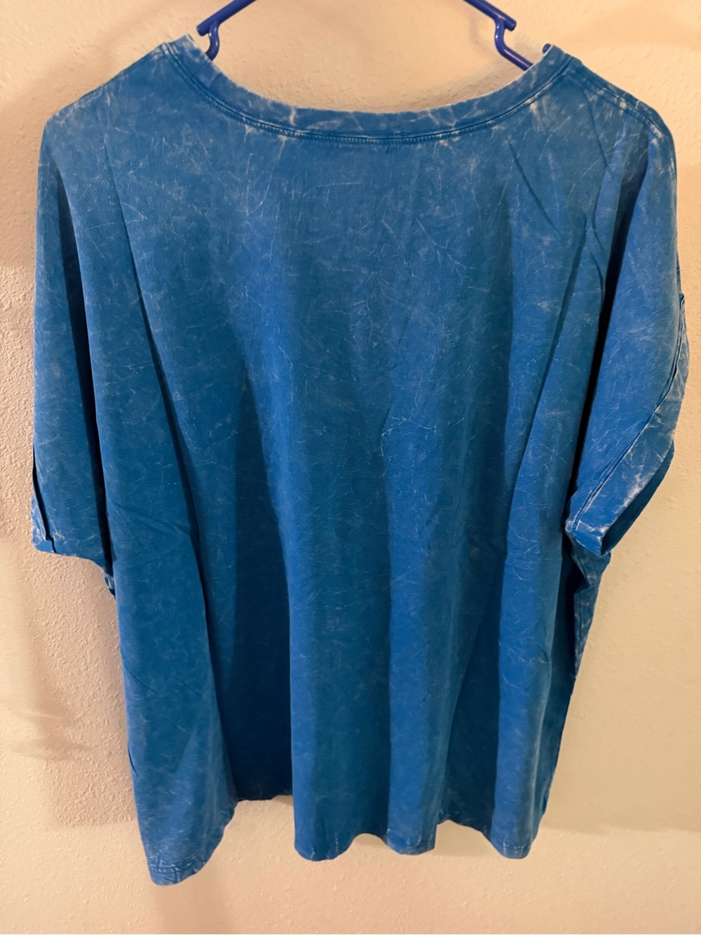 Zenana Outfitters Vibrant Blue Wash Short Sleeve Pocket Tee NWOT - Picture 3 of 5
